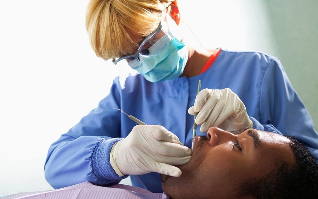 dentist-oral-health-care-team