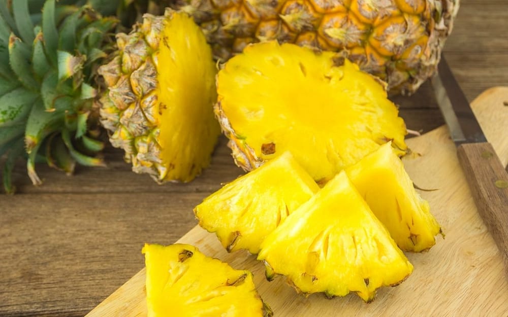 pineapple-foods-that-whiten-teeth-Bradford-Dentist