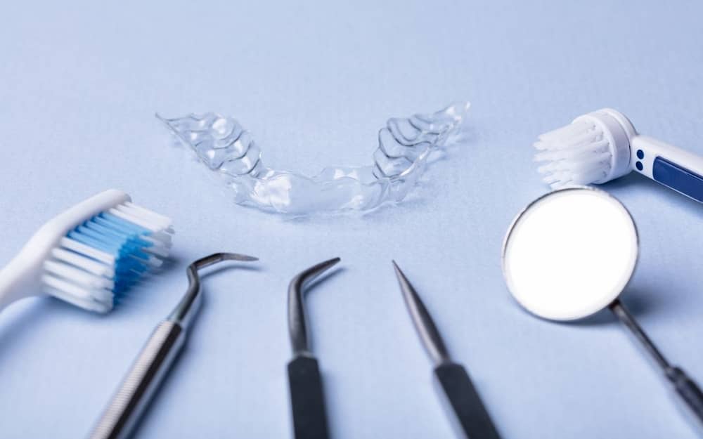 clean-aligners-properly-tips-for-Invisalign®-treatment-Bradford-Dentist