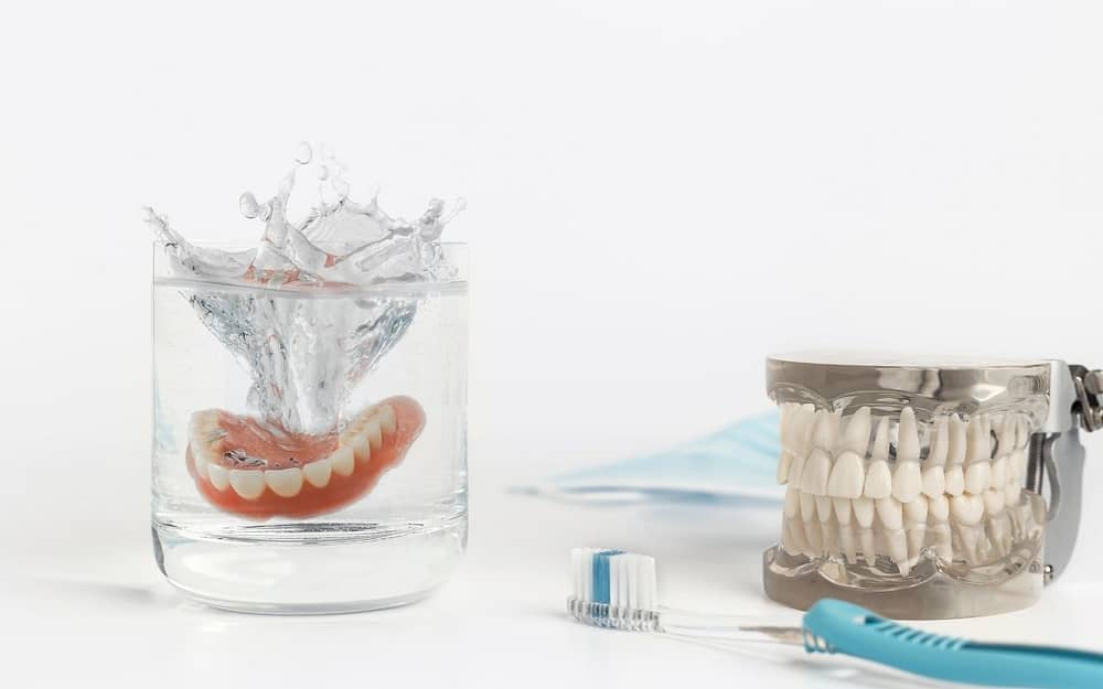 how-to-remove-denture-stains-Bradford-Dentist