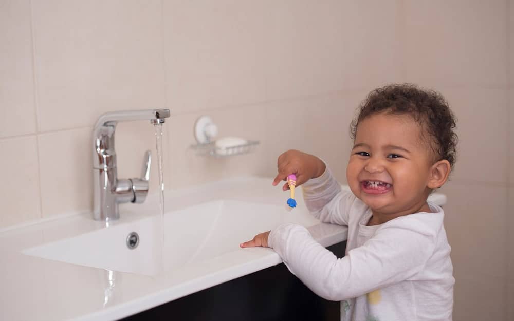 how-childrens-teeth-erupt-and-fall-out-keep-up-with-dental-hygiene