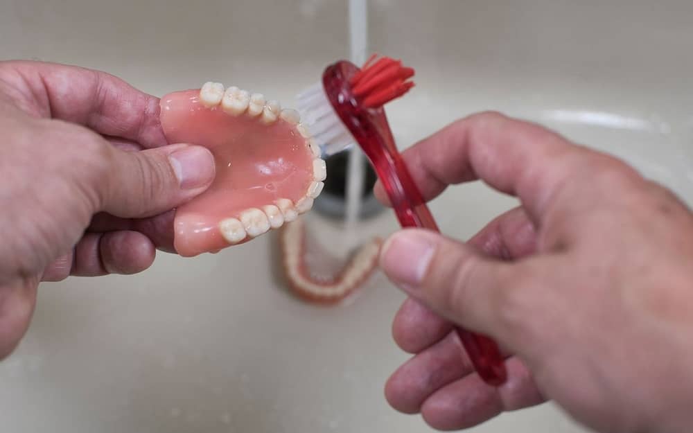 cleaning-methods-to-avoid-can-stains-be-removed-from-dentures-Bradford-Dentist