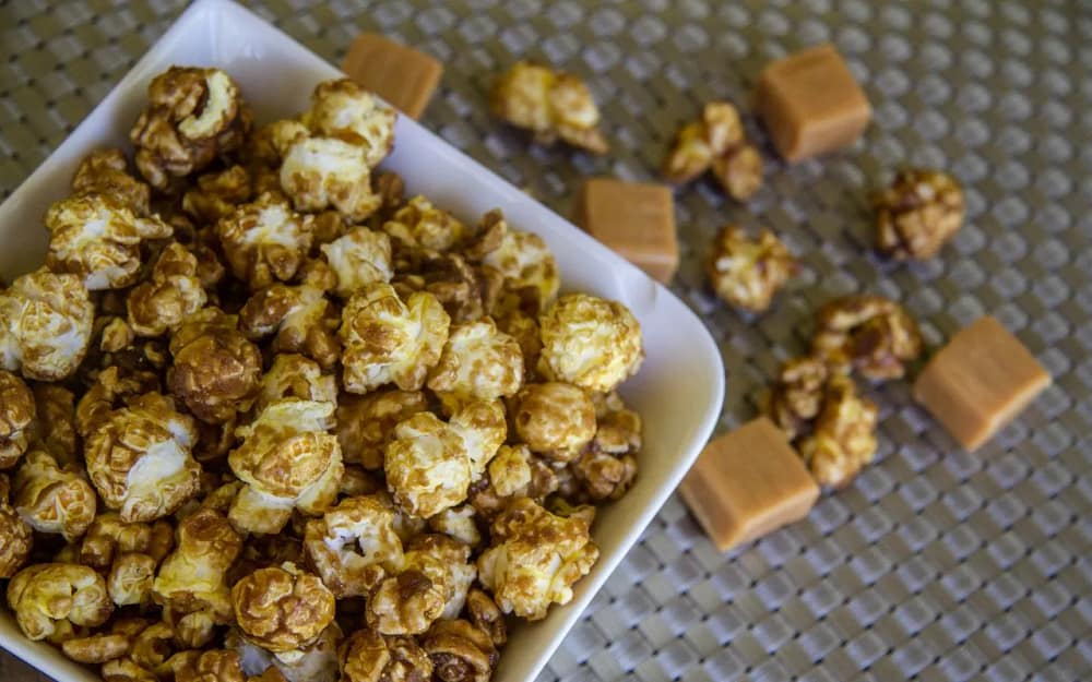 Christmas-sweets-and-treats-that-can-harm-your-teeth-caramel-corn