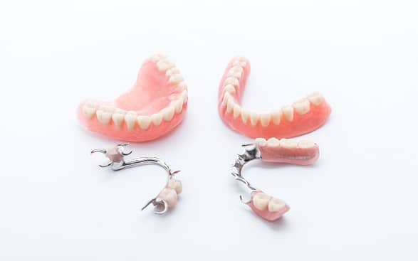 dentures-vs.-bridges